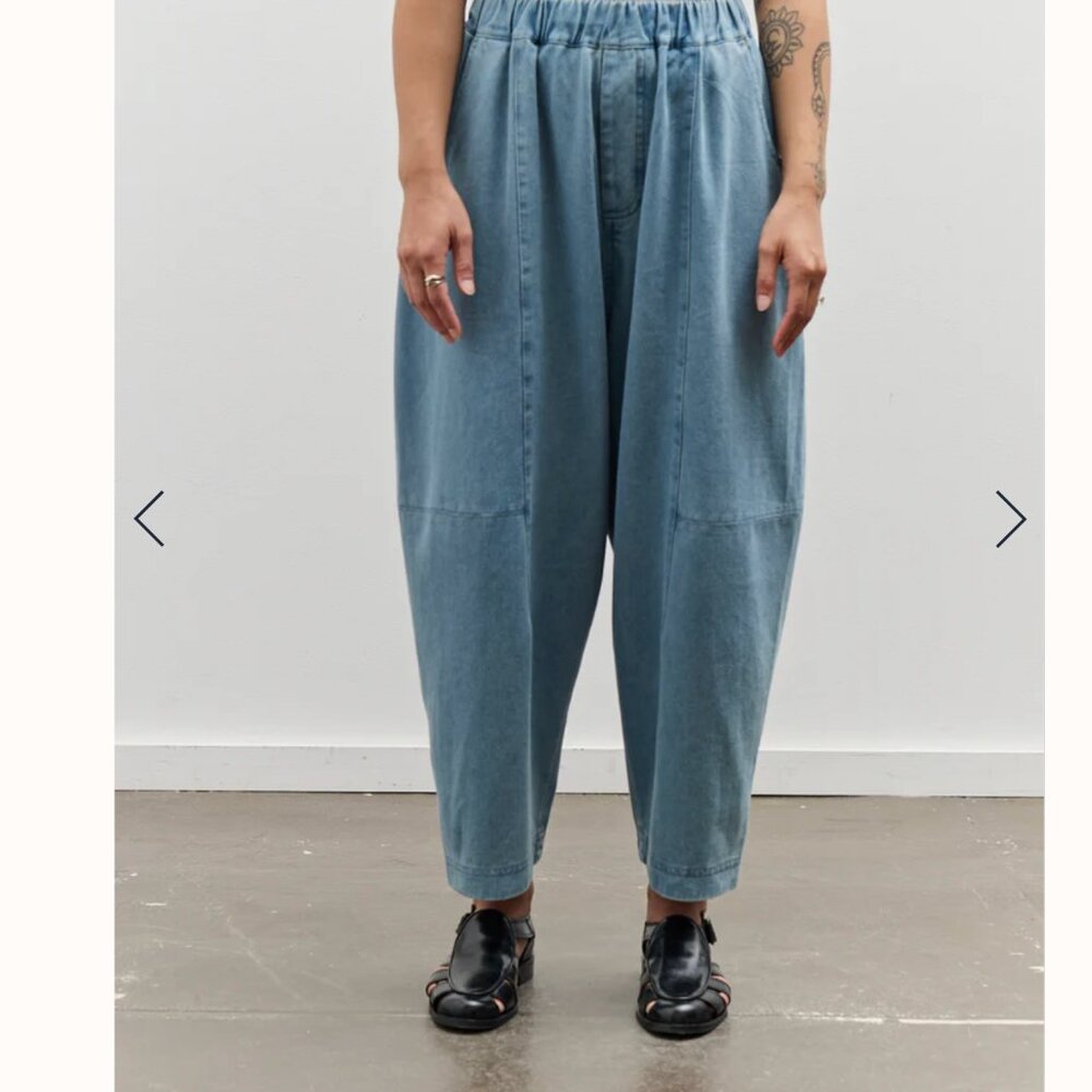 7115 by Szeki Elastic Panel Barrell Trouser, Faded Black XS